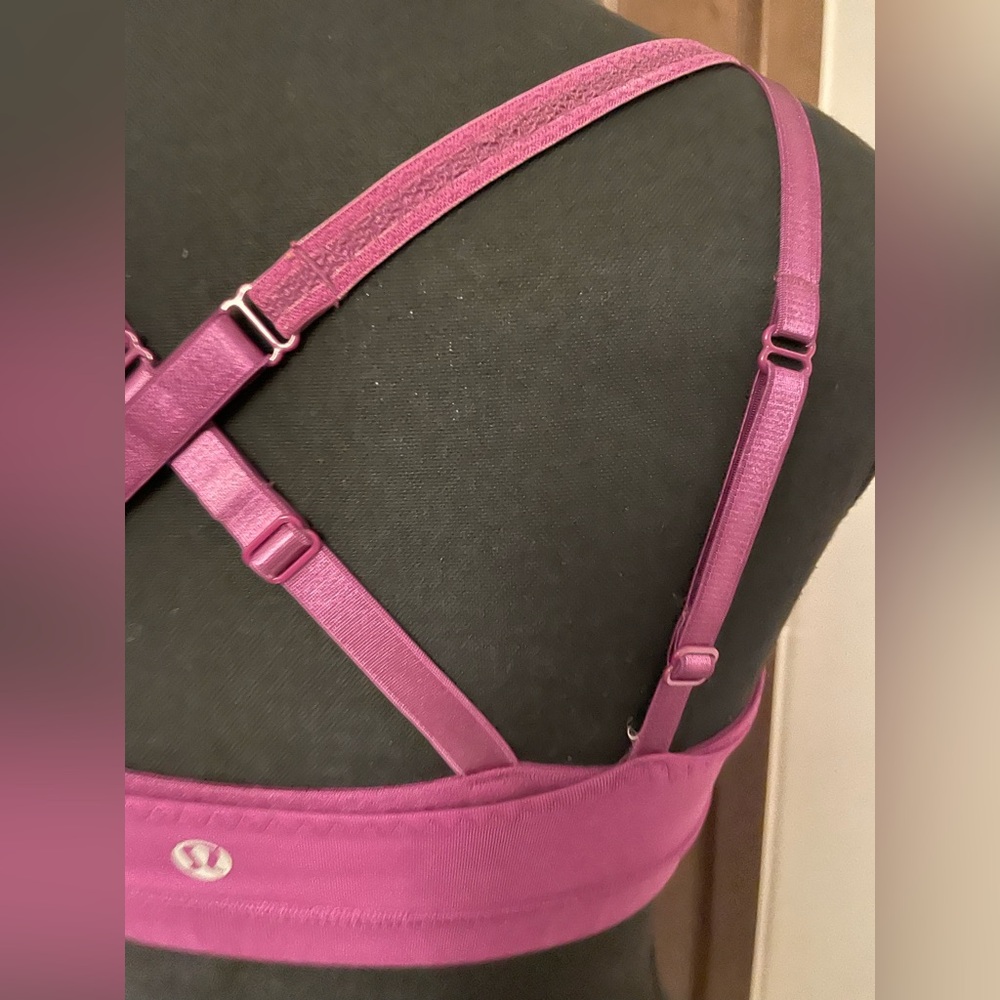Lululemon Athletica Fuchsia Sports Bra - Picture 5 of 6